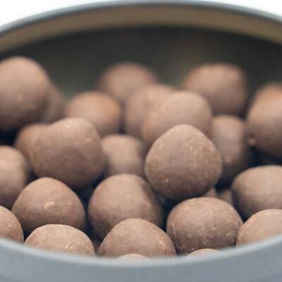 Elamore Şeker İlavesiz, Glütensiz, Vegan Fındıklı Bitter Çikolata - Siyah Yuvarlak Metal Kutu, 150 gr - 3