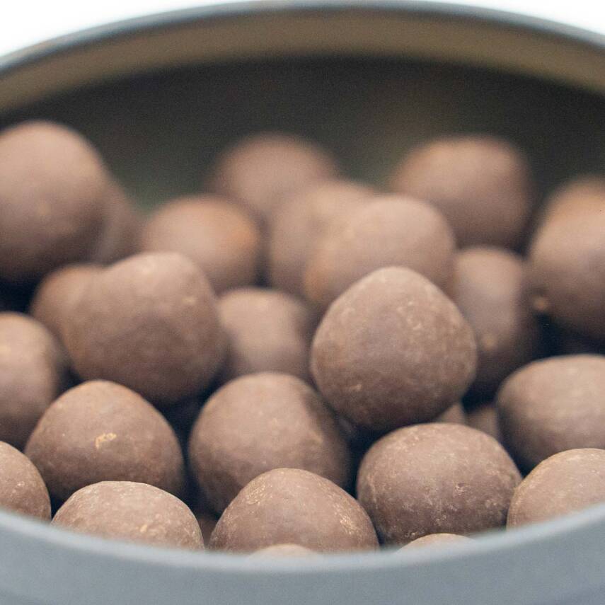 Elamore Şeker İlavesiz, Glütensiz, Vegan Fındıklı Bitter Çikolata - Siyah Yuvarlak Metal Kutu, 150 gr - 3