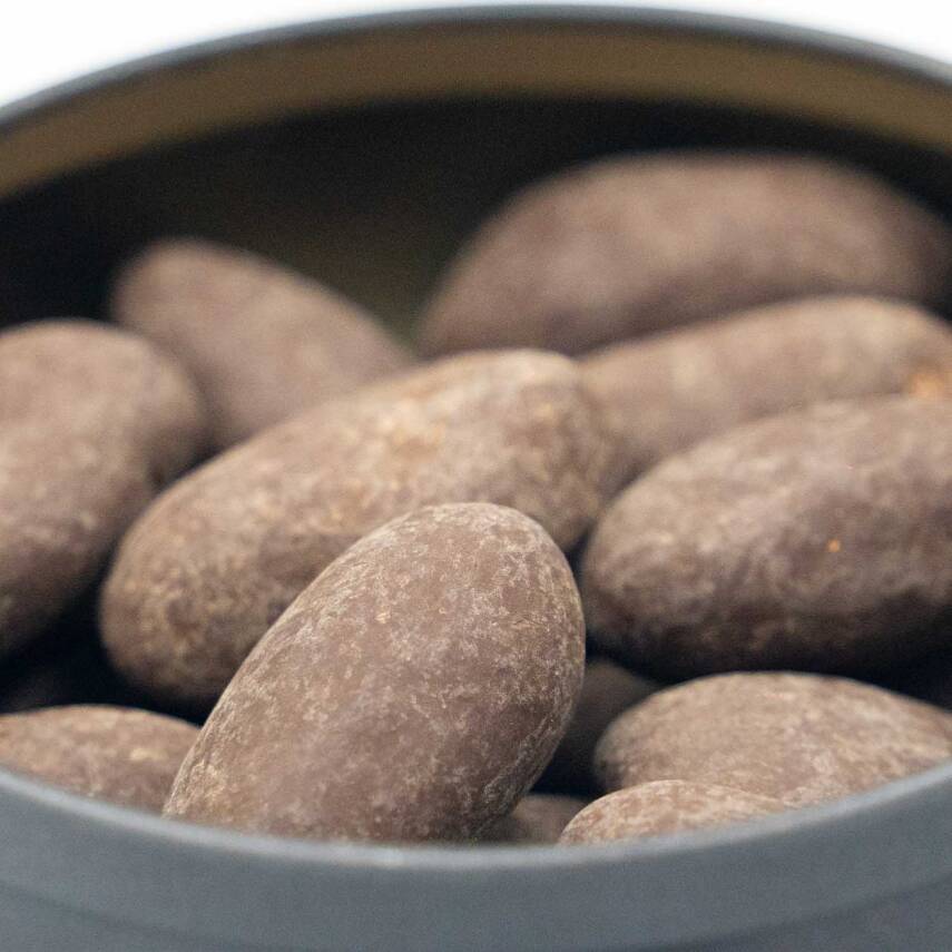 Elamore Şeker İlavesiz, Glütensiz, Vegan Hurmalı Bitter Çikolata - Siyah Yuvarlak Metal Kutu, 150 gr - 3