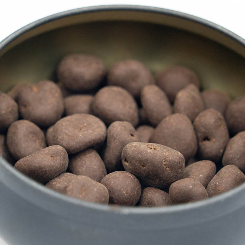 Elamore Şeker İlavesiz, Glütensiz, Vegan Turna Yemişli Bitter Çikolata - Siyah Yuvarlak Metal Kutu, 150 gr - 3